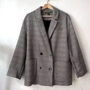 Double-Breasted Blazer with Wide Lapels